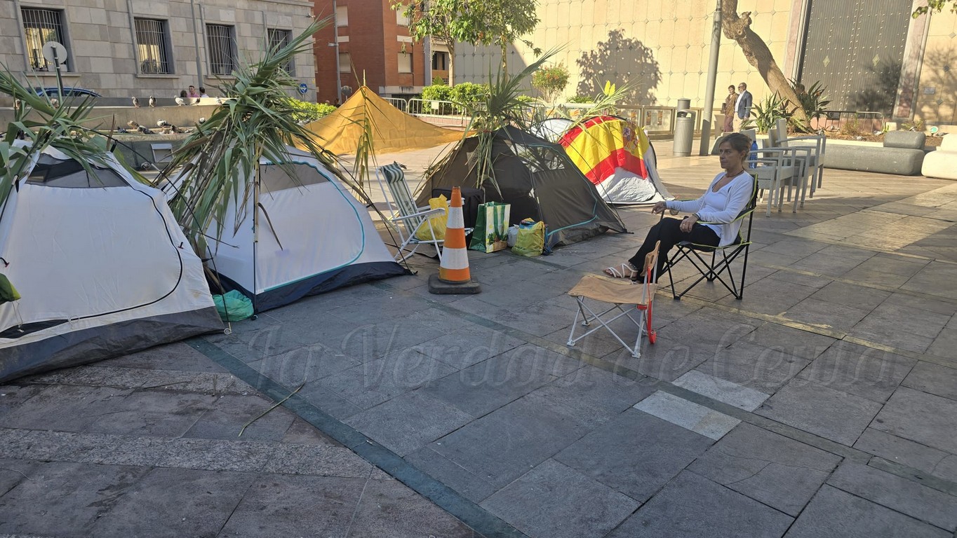 Acampada Plaza Reyes 01