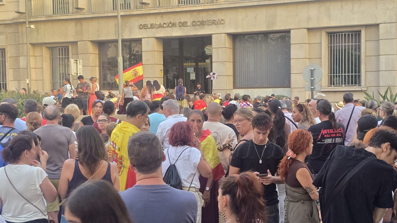 El MDyC pide respeto a los periodistas y condena las últimas agresiones a profesionales de la prensa
