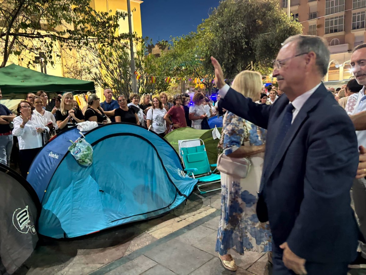 Vivas destaca la concentración de la Plaza de los Reyes como una manifestación pacífica y reclama tranquilidad y seguridad para Ceuta