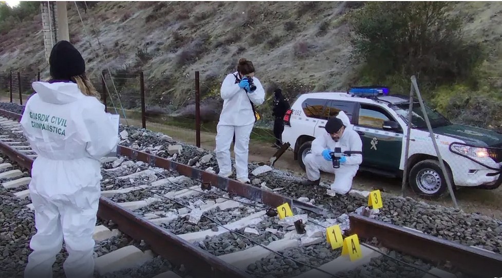 Apuntan a una fractura de carril como principal hipótesis del descarrile del Iryo