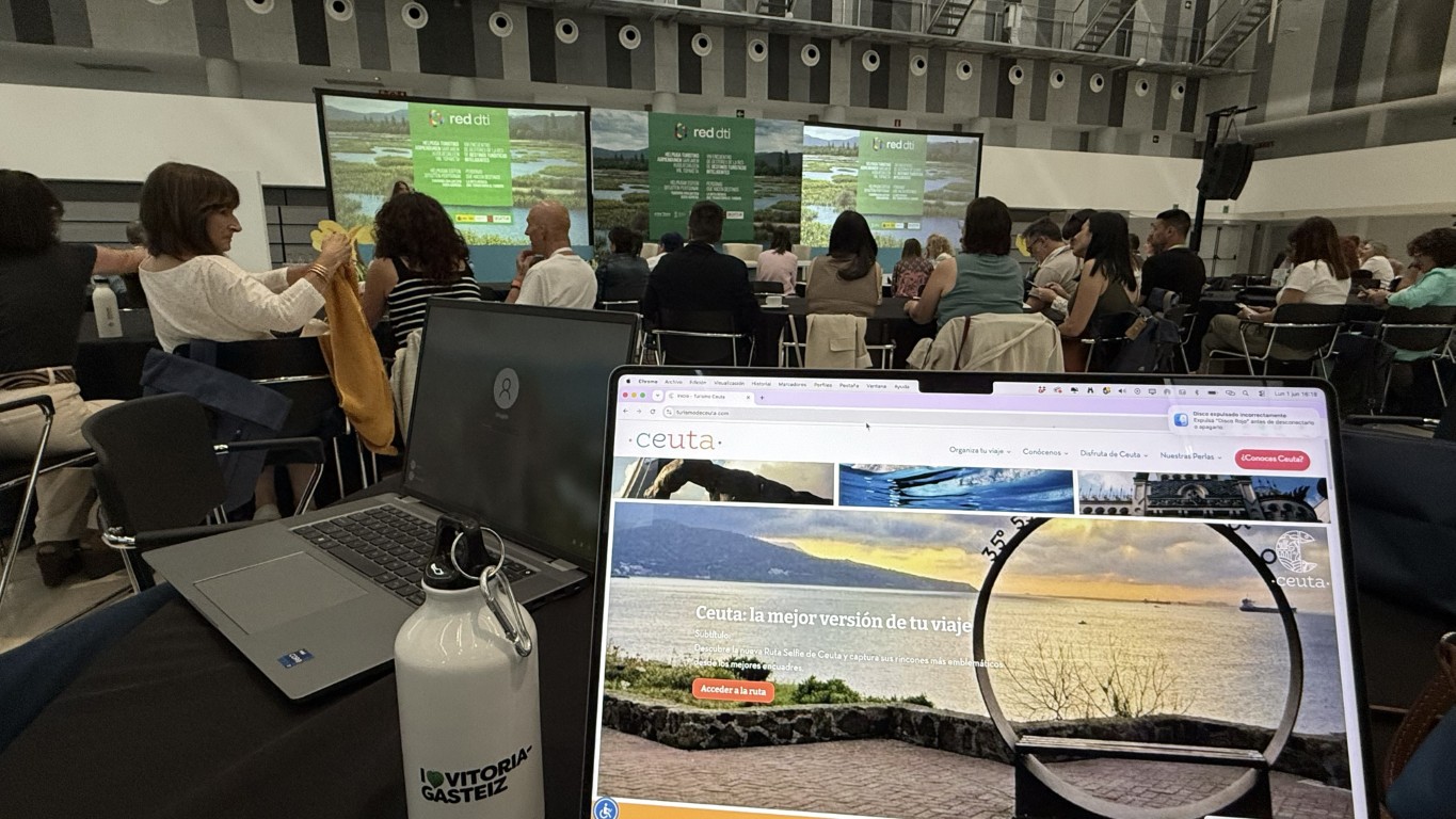 Servicios Turísticos participa en el VIII Encuentro de Gestores de la Red de Destinos Turísticos Inteligentes  