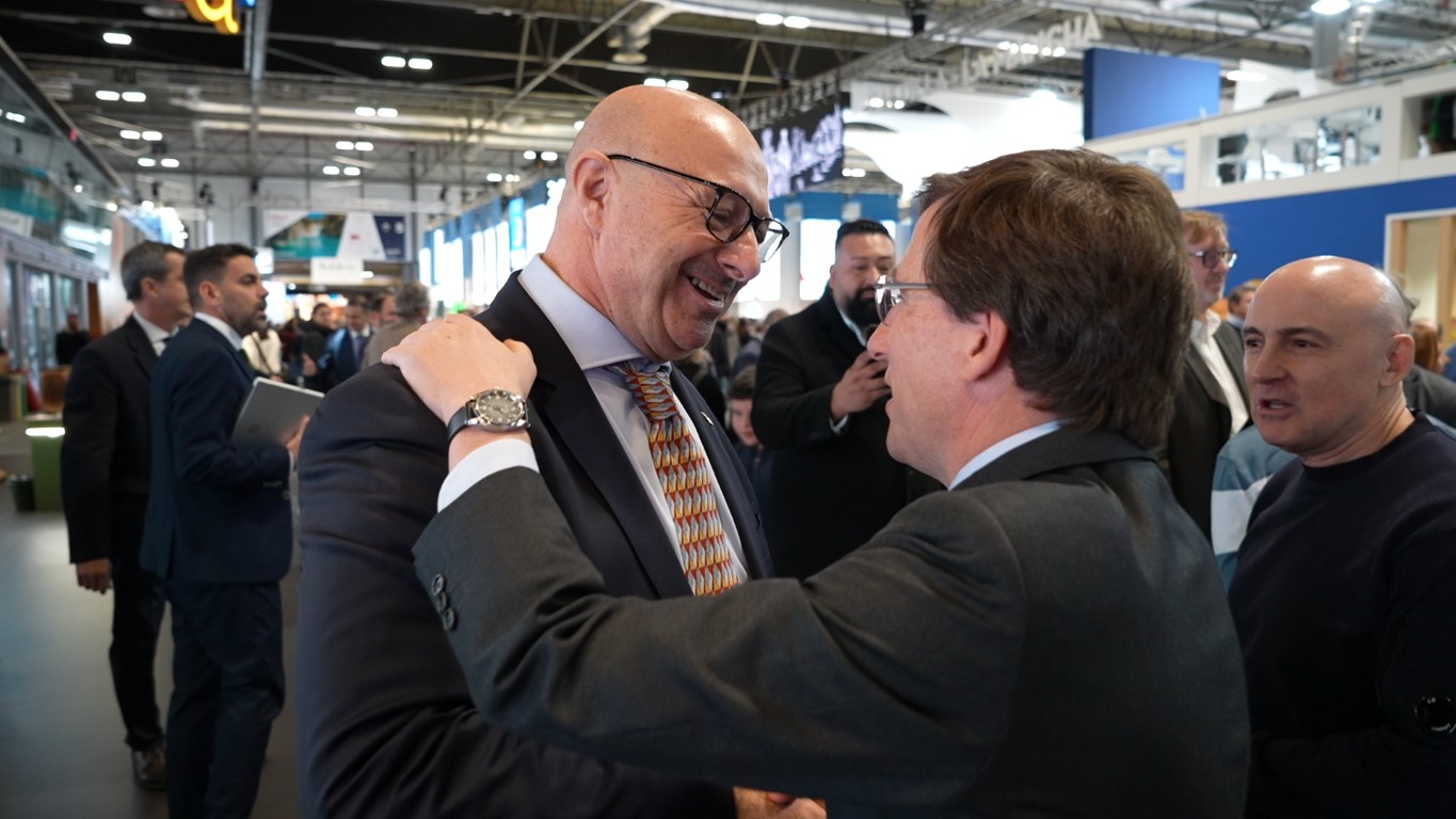 Almeida y Maldini visitan el stand de Ceuta en FITUR