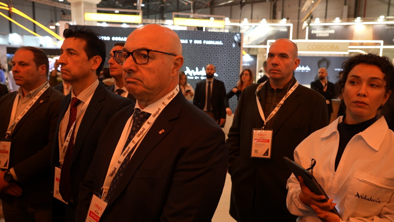 Ceuta inicia su participación en FITUR asistiendo al homenaje a las víctimas de Adamuz en el stand de Andalucía