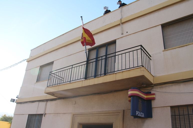 El suceso ha ocurrido en las inmediaciones de la comisaría de la Policía Nacional en Los Rosales. Archivo LVC