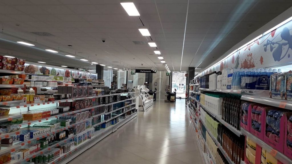 OCU analiza medidas sanitarias en supermercados: aprueban a la entrada, deben mejorar en el interior