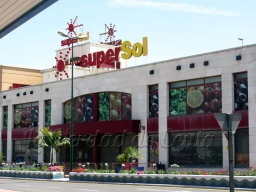 Sanidad clausura varios paneles frigoríricos de alimentación del Supersol del Puerto