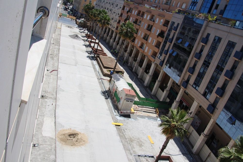 El Gobierno estudia limitar la circulación del tráfico en Gran Vía al servicio público.
