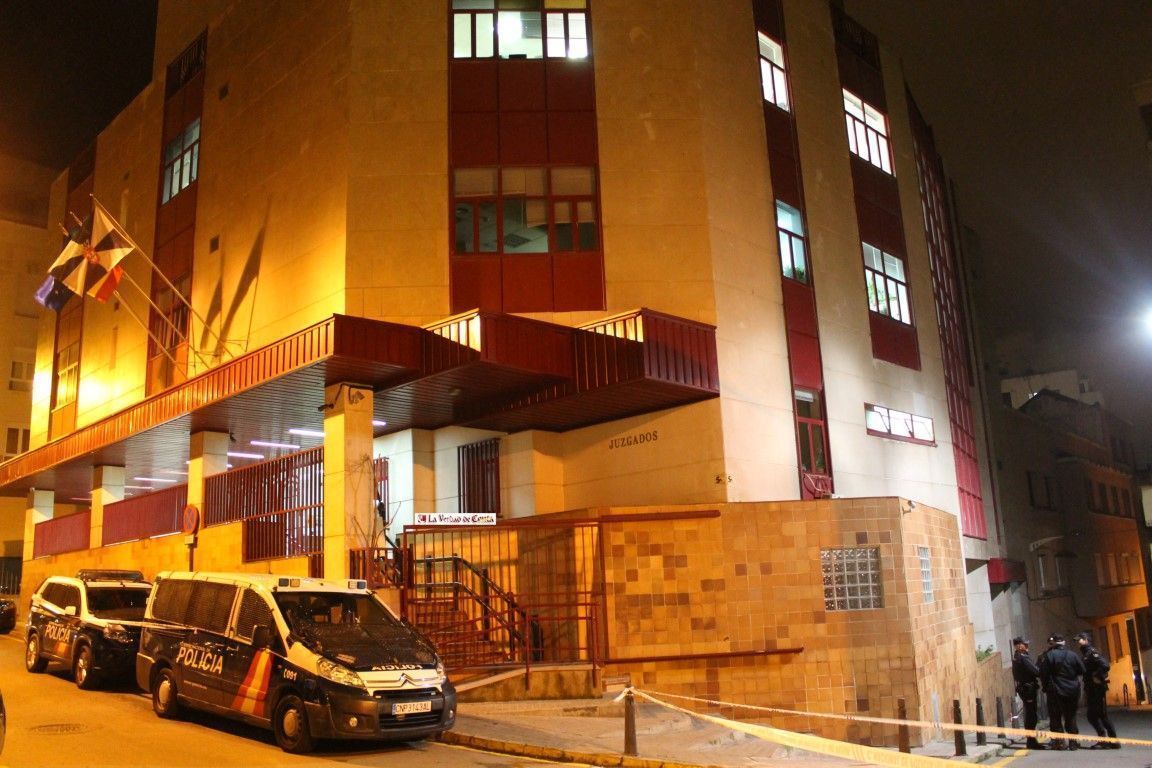 Los cuatro detenidos pasaron ayer noche a disposición judicial. LVC