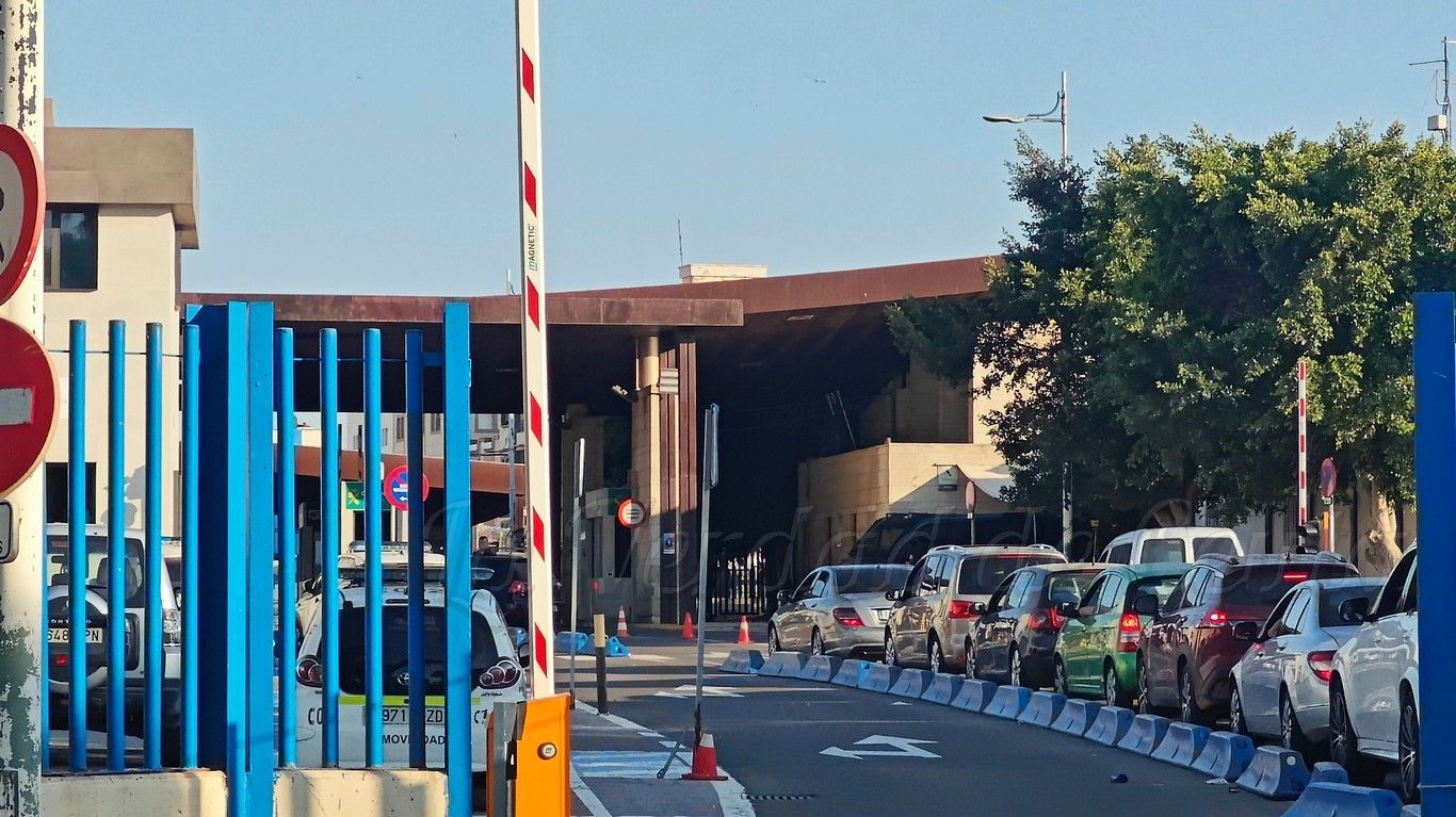 La aduana comercial de Melilla acumula ya 46 pasos de mercancías en 2026: en Ceuta no se sabe nada