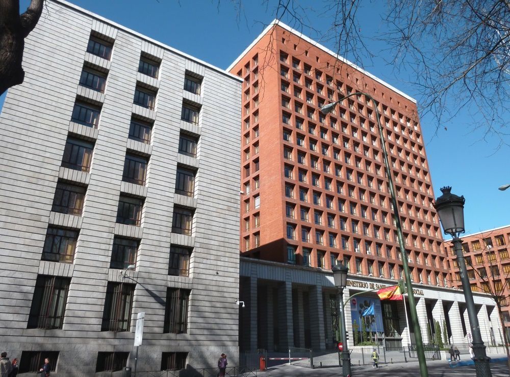 Sanidad comienza los trámites para reformar la jornada laboral de los residentes