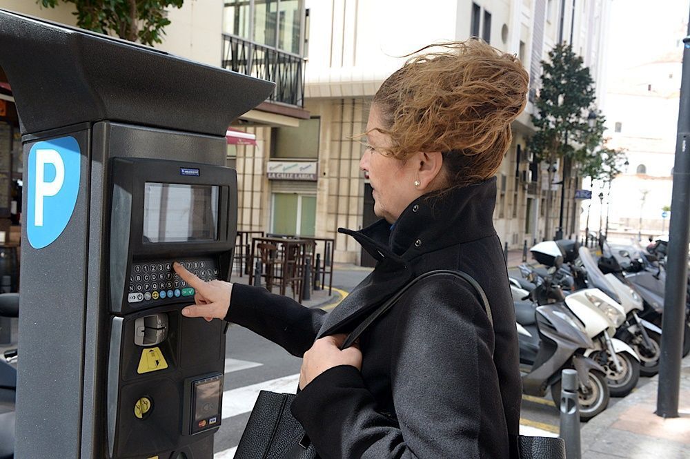 Amgevicesa pone en servicio los nuevos parquímetros inteligentes. Foto ciudad