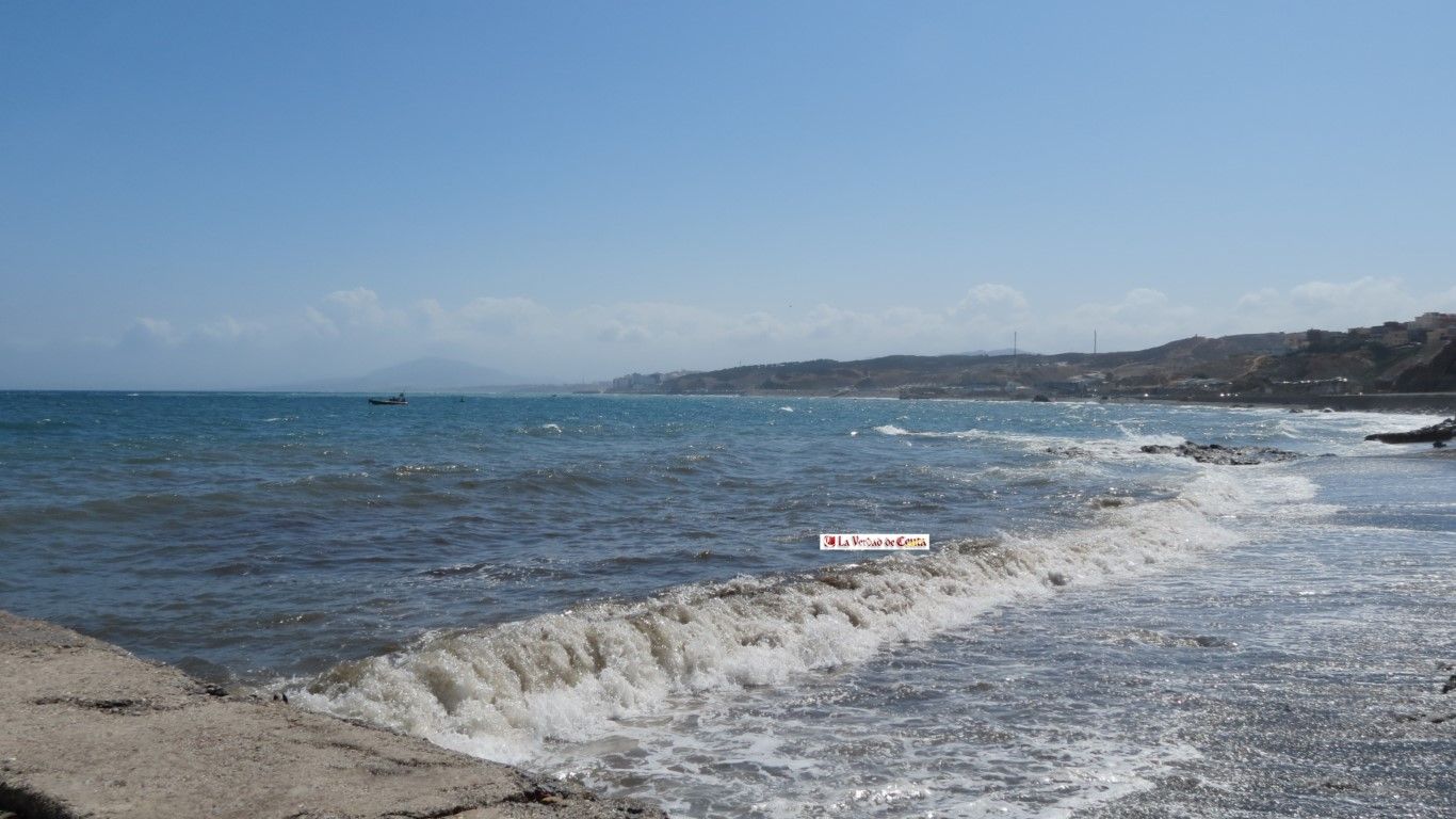 Localizan un cadáver en avanzado estado de descomposición en la playa del Tarajal
