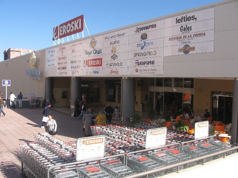 Donan cerca de 17 toneladas de alimentos para familias necesitadas en Ceuta