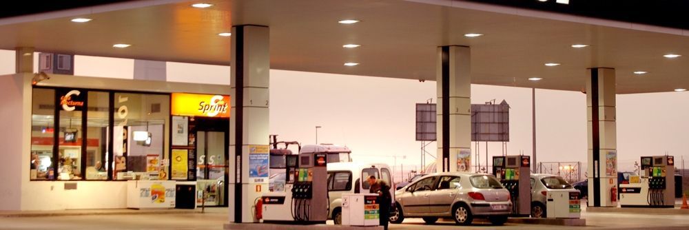 Detienen a cuatro miembros de una red que atracaba gasolineras en Estepona a punta de pistola