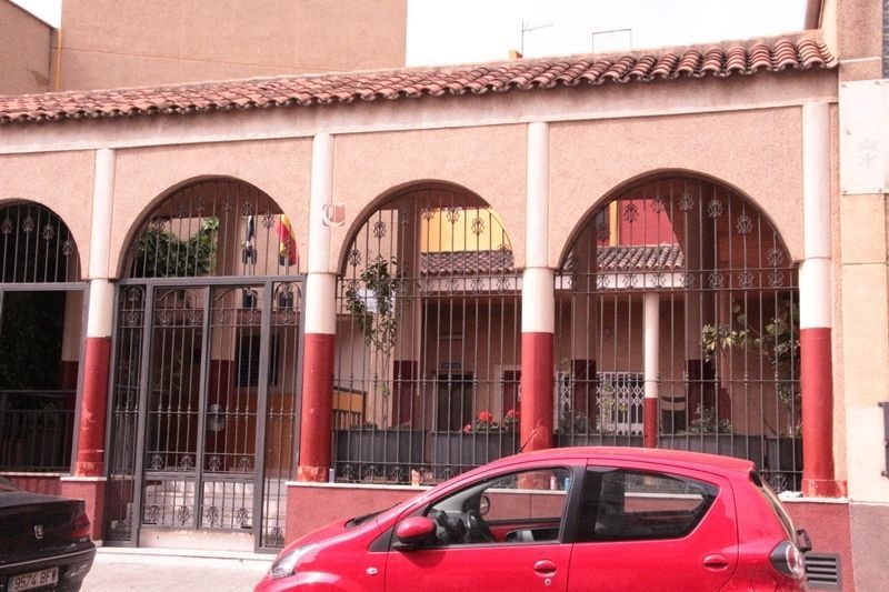 El PSOE exige la restitución de las asistentas sociales del Príncipe Alfonso 
